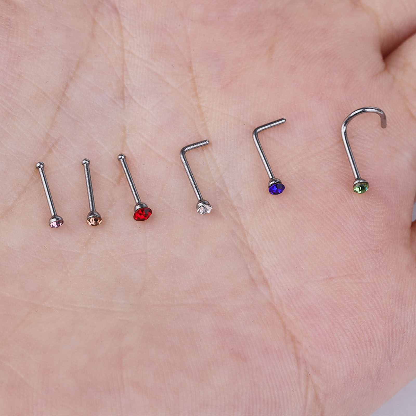 低刺激性ノーズスタッド - 小さな目に見えないボディジュエリ - Body Jewelry For Sensitive Skin のレビューと価格