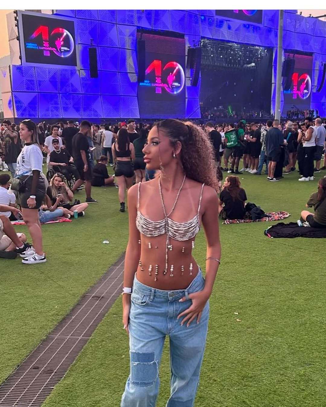 多層ホルターベストトップ、プラスチック織りパールビーズ、ブレ - Body Jewelry Vest のレビューと価格