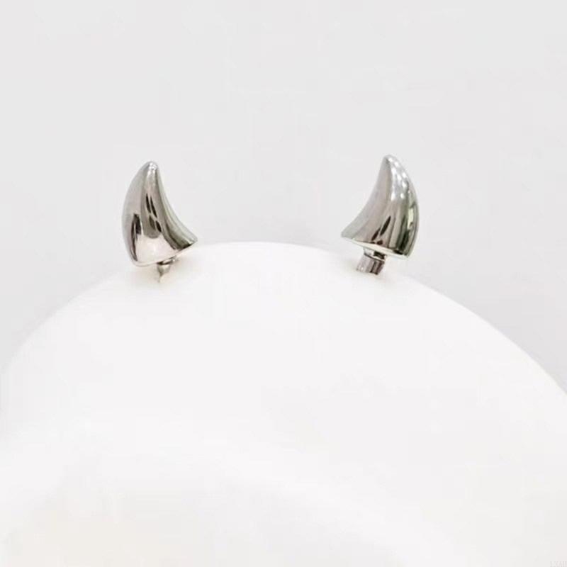スタイリッシュな悪魔スパイクイヤリング酸化耐性チタン鋼ボディ - Body Jewelry For Sensitive Skin のレビューと価格
